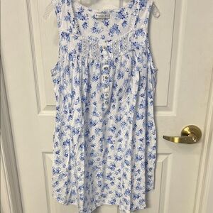 NWOT Eileen West Cotton White and Blue Floral Sleeveless Nightgown - Large